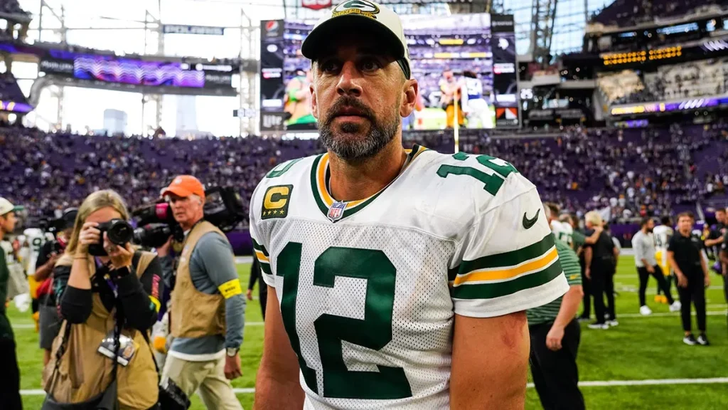 Kevin O'Connell's Open Dialogue with Aaron Rodgers Signals Trust, Not Doubt